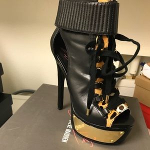 Steve Madden Heel